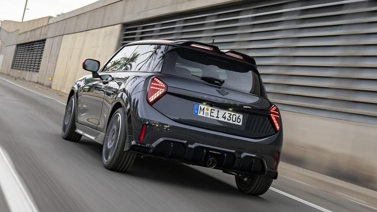 MINI COOPER HATCHBACK 2.0 S Exclusive [Level 2] 3dr Auto